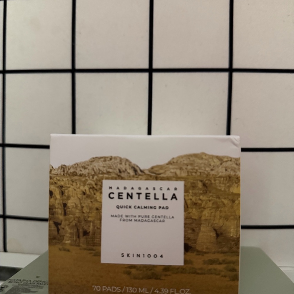 Madagascar Centella Quick Calming Pad - Gold